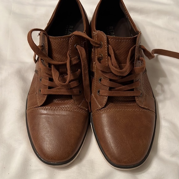 Kenneth Cole, men’s size 10.5 - Picture 3 of 6